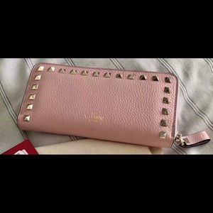 Brand new pink Valentino rockstud wallet
